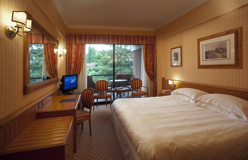 Pamphili 4* Rome